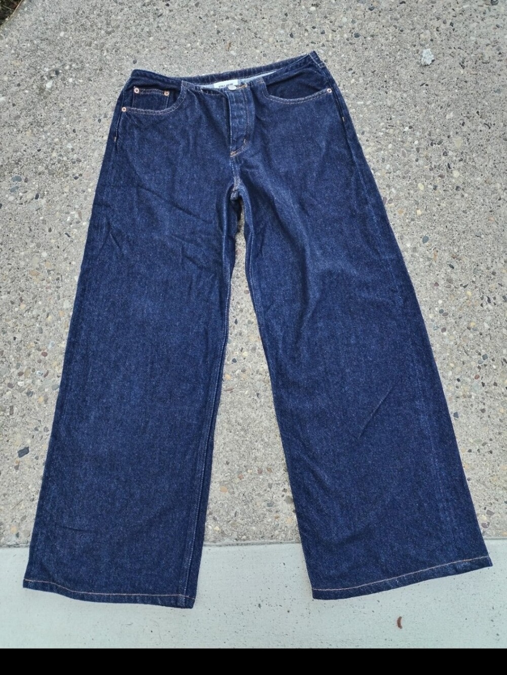 Still here jeans